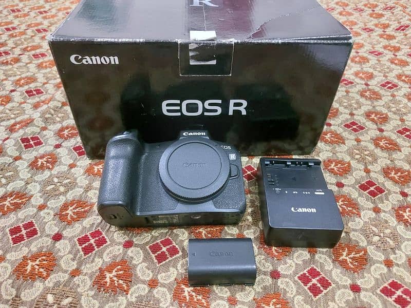 Canon Eos R Body with Box 34k Shutter 0