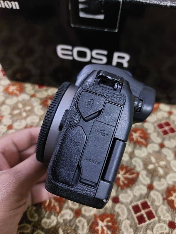 Canon Eos R Body with Box 34k Shutter 2