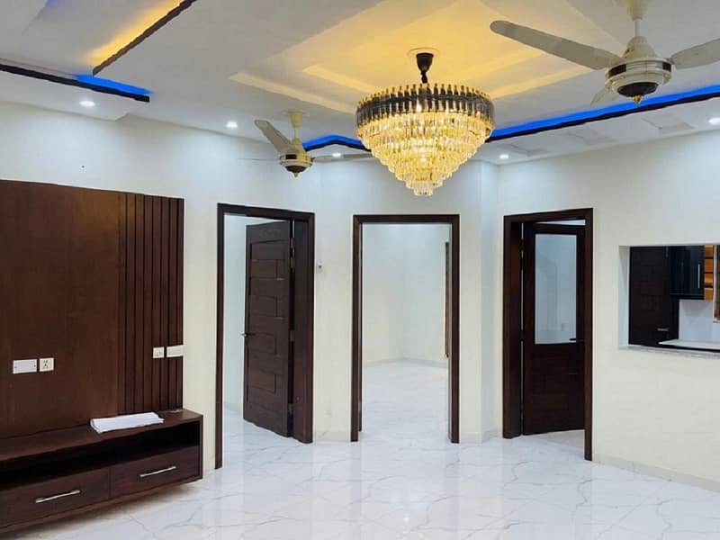 10 Marla House For Sale In Sector E Bahria Town Lahore 4