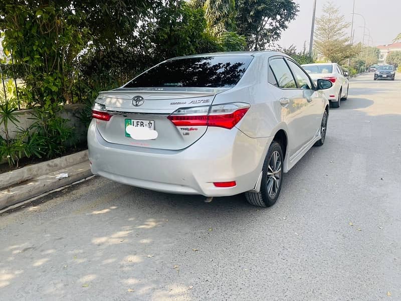 Toyota Corolla Altis 2017 4