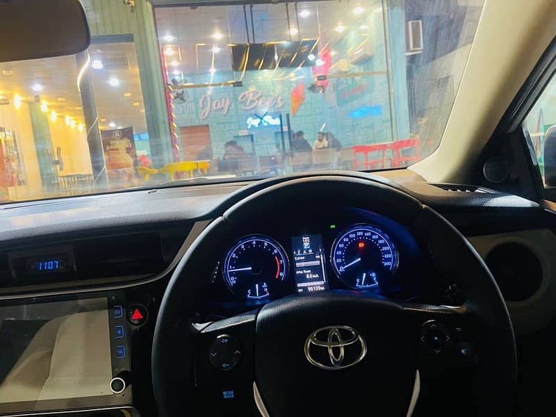 Toyota Corolla Altis 2017 19