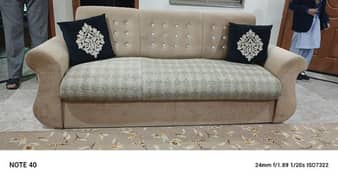 sofa for sale{3 seater)