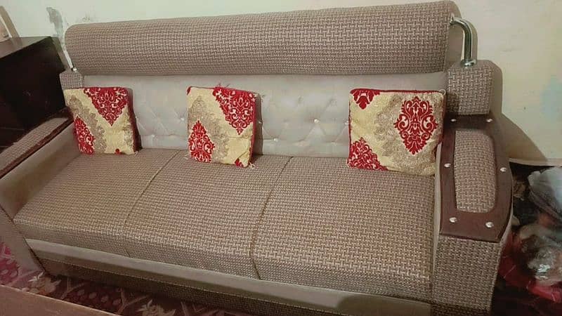 Sofa set 5 sitting urgent sale 1