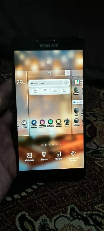 Samsung Galaxy C9 pro 6/64 5