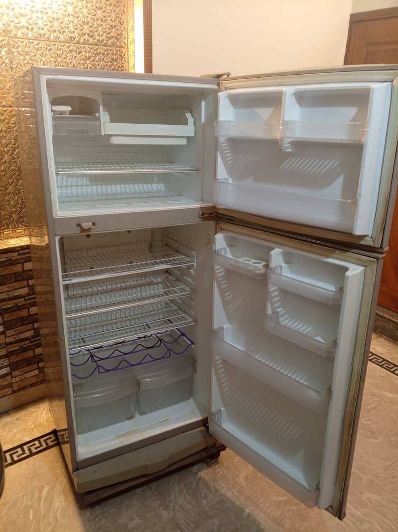 Waves refrigerator with good & working condition 2