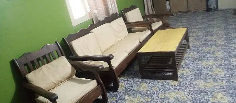 5 seater sofa set with saiti and table 5