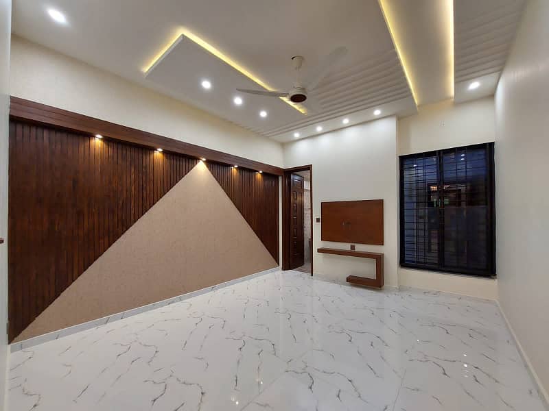 10 Marla House For Sale In Rafi Block Bahria Town Lahore 10