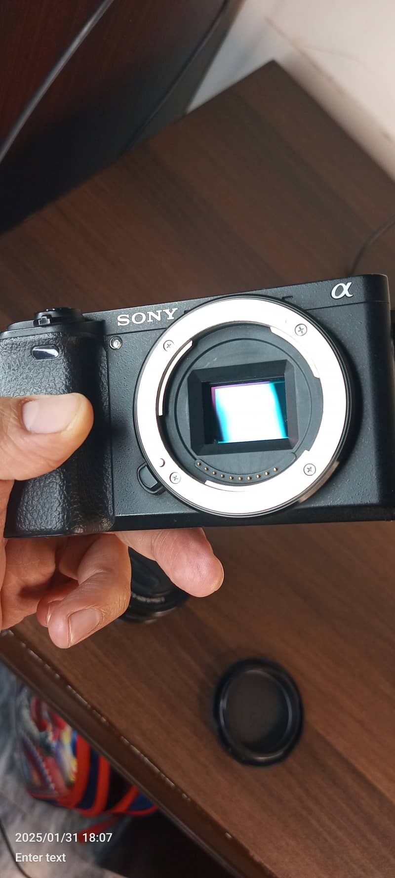 Sony A6300 Mirrorless Camera With Selfie/Vlogging Adapter 15