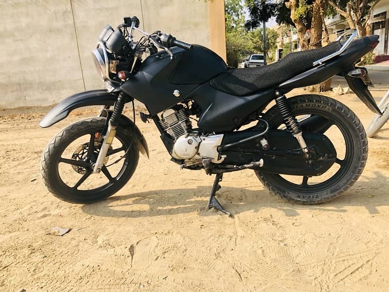 YAMAHA YBR 125G 7