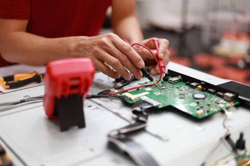 Deals in all kinds of LED/LCD TV Repairing in Lahore 2