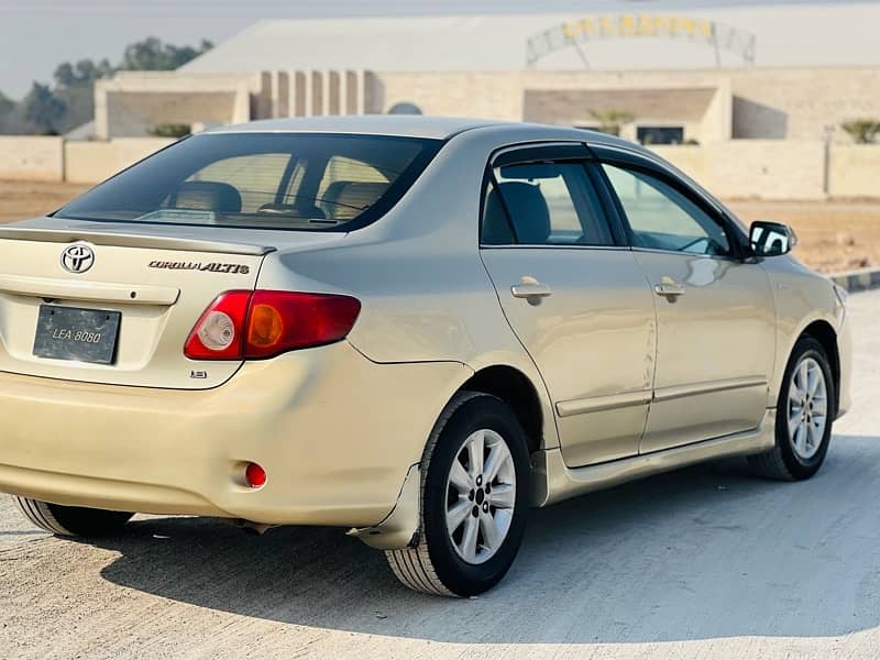 Toyota Corolla Altis 2008/09 3