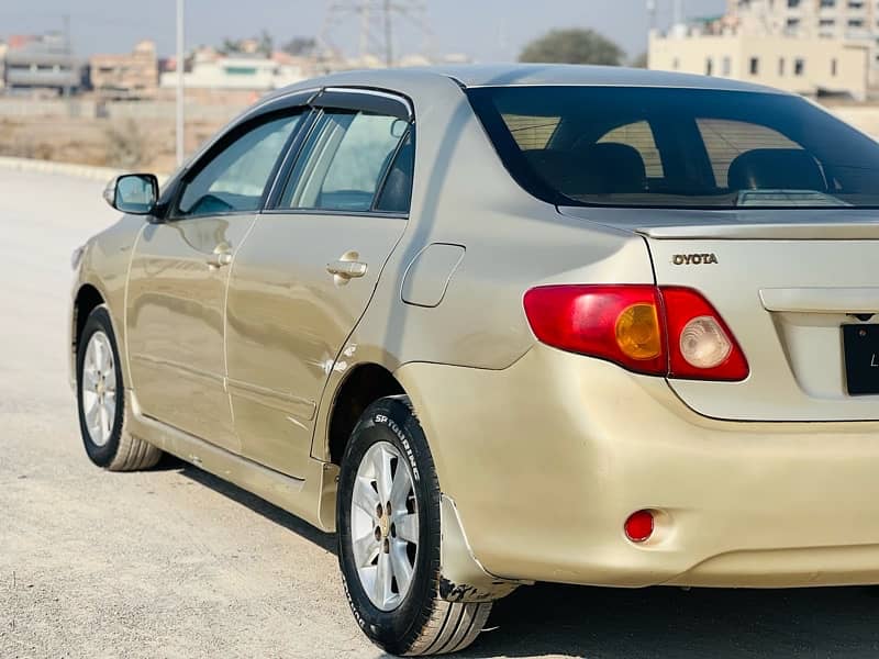 Toyota Corolla Altis 2008/09 4