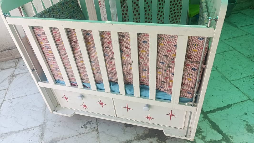 Gently Used Baby Cot with Drawers & Mattress for Sale! 3