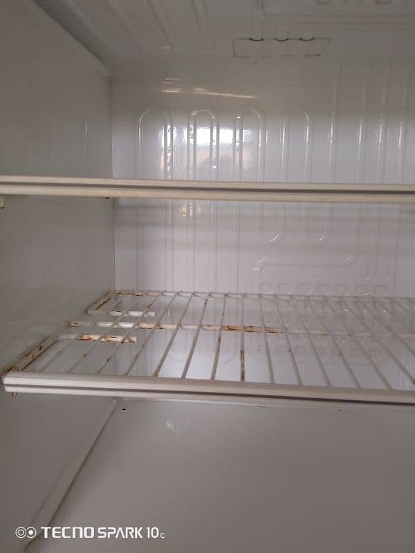 PEL FRIDGE model PRD120 size 12 cubic aaj tak koi kaam nehi karwaya 7