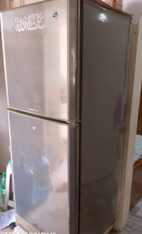 PEL FRIDGE model PRD120 size 12 cubic aaj tak koi kaam nehi karwaya 8