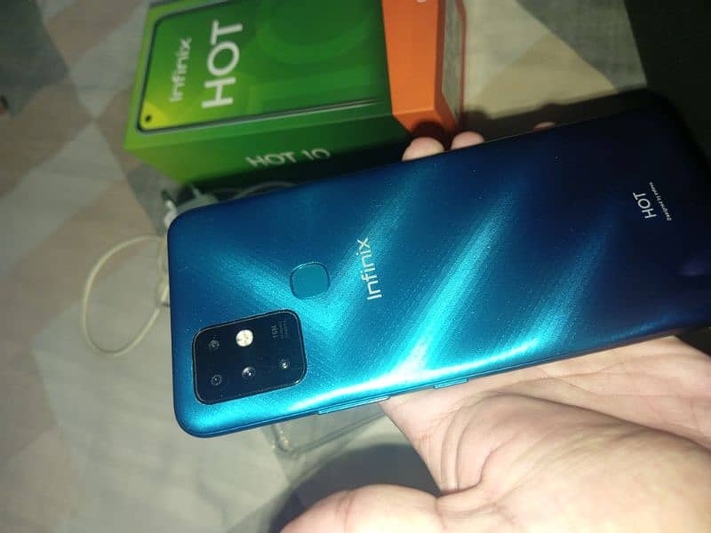 Infinix hot 10 with box and accessories 0