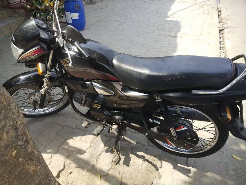 honda Pridor 2013 1