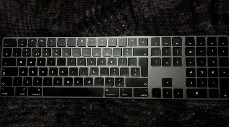 Apple Wireless & Rechargeable Keyboard with Numpad 2