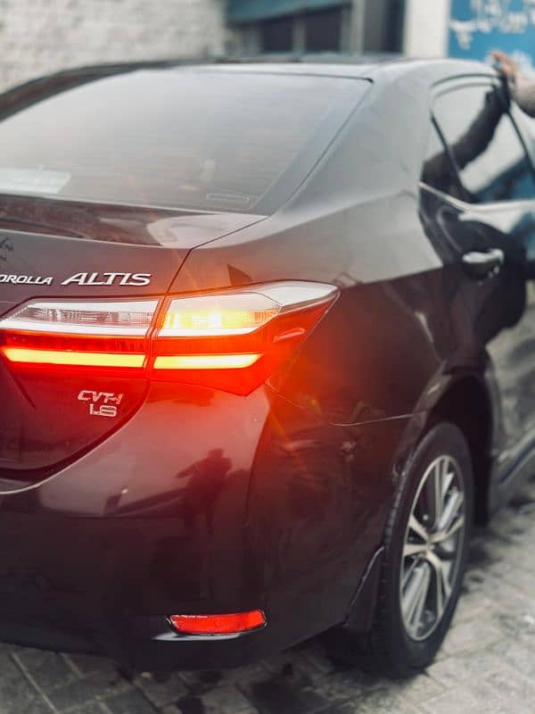 Toyota Corolla Altis 2018 3