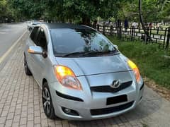 Toyota Vitz 2010/2013 Silver 8 Airbag variant