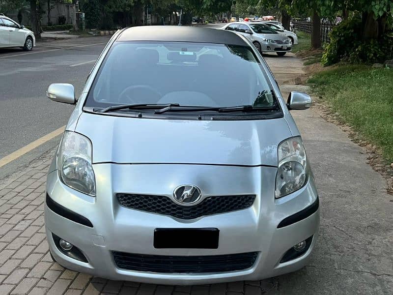 Toyota Vitz 2010/2013 Silver 8 Airbag variant 13