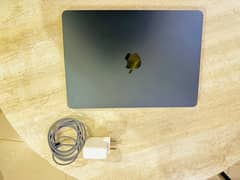 MacBook Air 2022 M2 -  Low Cycle Count + Original Box