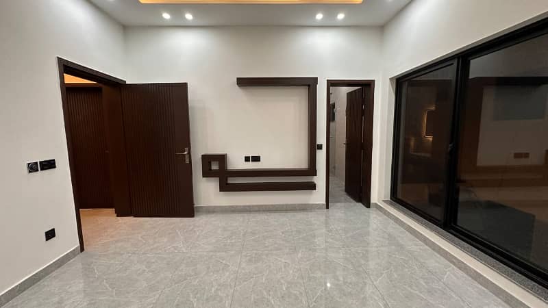 10 Marla Ultra Luxury Modern House For Sale In Topaz Block Near Main Boulevard and Park In Park View City Lahore 5