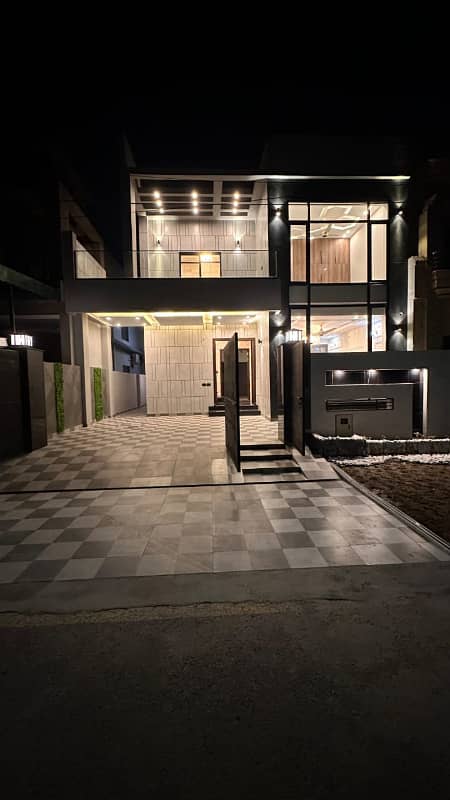 10 Marla Ultra Luxury Modern House For Sale In Topaz Block Near Main Boulevard and Park In Park View City Lahore 16