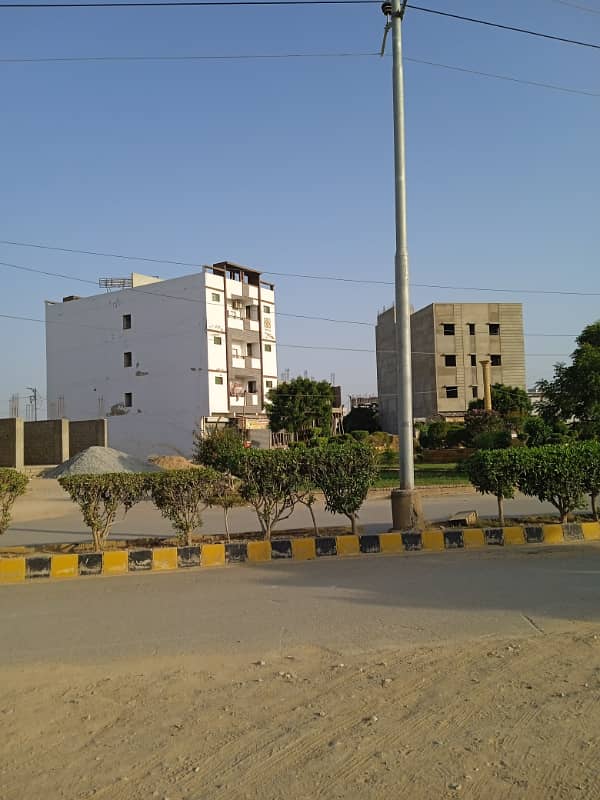 Excellent 200 SY Residential Plot in Falaknaz Dream 16