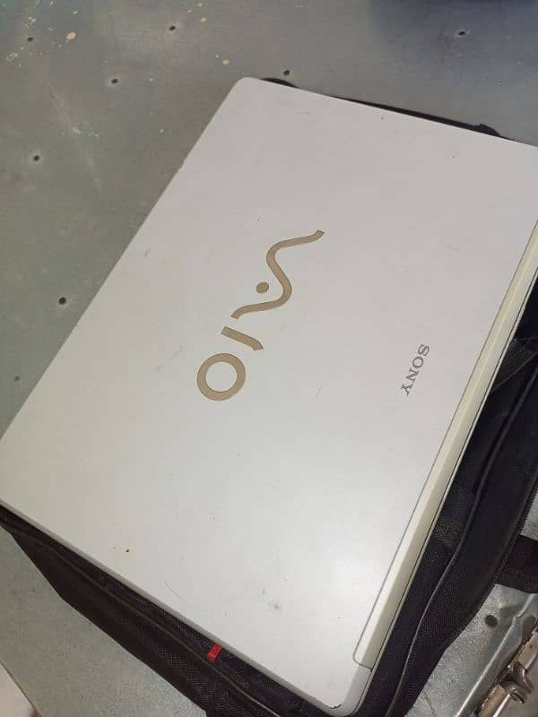 sony original laptop, 2 gb ram/250 hard for sell. . location:G12 isb 5