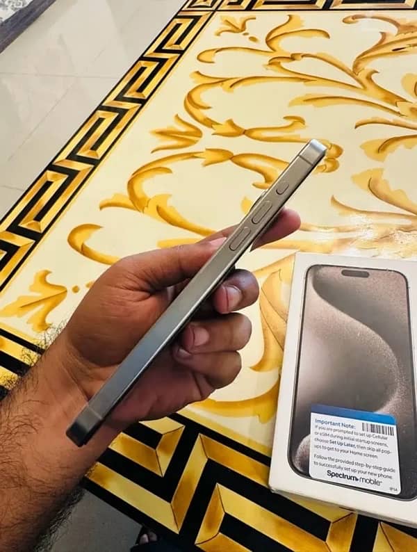 iphone 15 pro max jv non pta natural tatinum condition 10/10  BH 100% 3