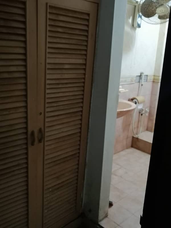 Apartment for rent 4 bedroom 2nd floor DHA phase 2 ext near KFC 7