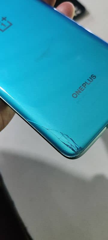 OnePlus 8t 12/256. . 03301265108 5