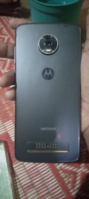 moto Z4 4/128 fynal ret he 3