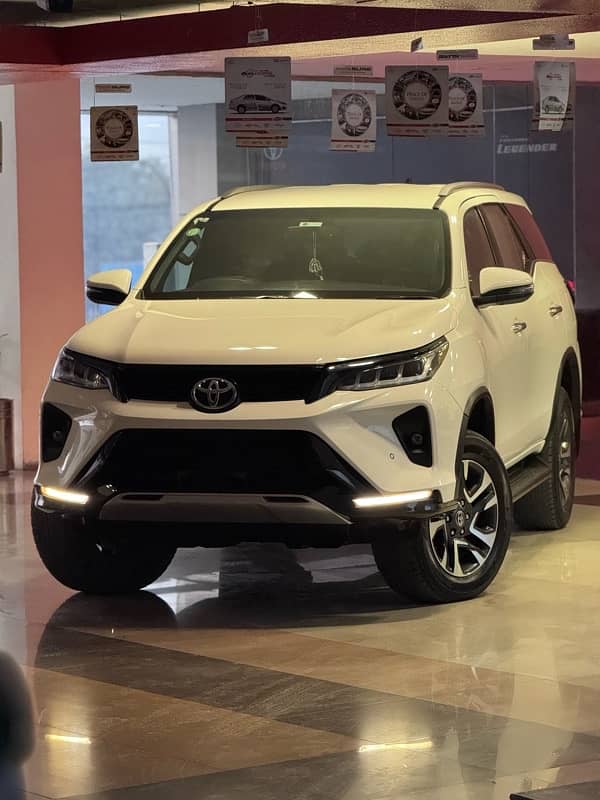 Toyota Fortuner Legender 2023 1