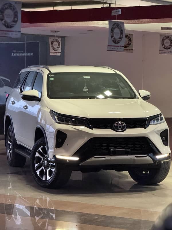 Toyota Fortuner Legender 2023 2