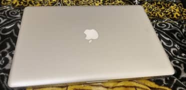 MacBook Pro 15" i5 with 4gb graphic card 8/240gb