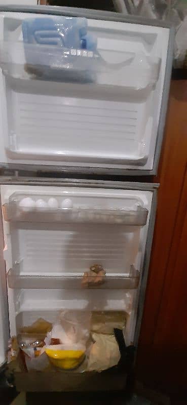 Dawlance Medium-Size Fridge for Sale. 0