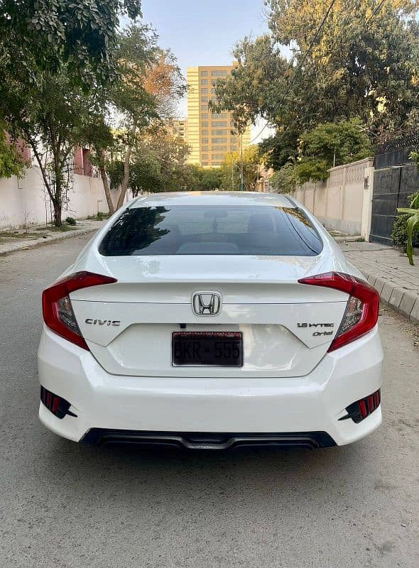 Honda Civic 2017 3