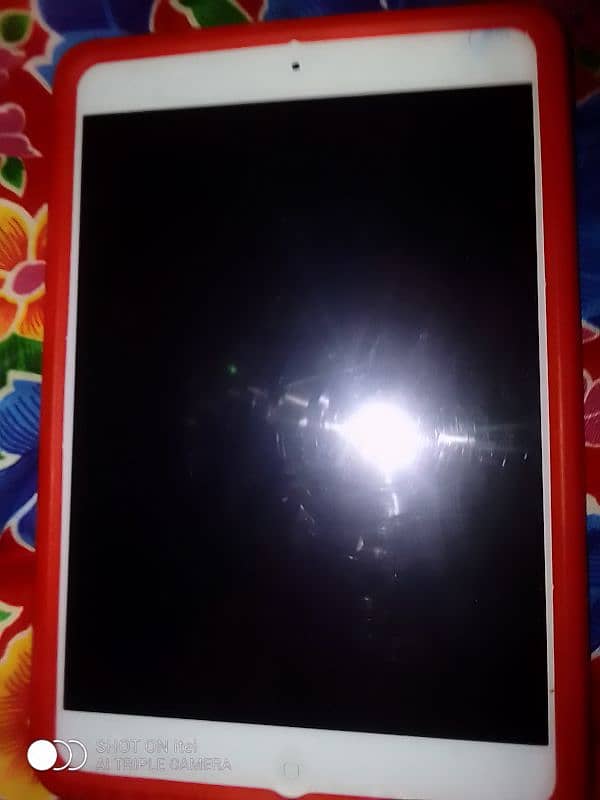 i pad mini 16 gb 10/10 condition 4