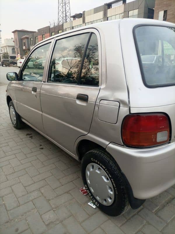 Daihatsu Cuore 2004 9