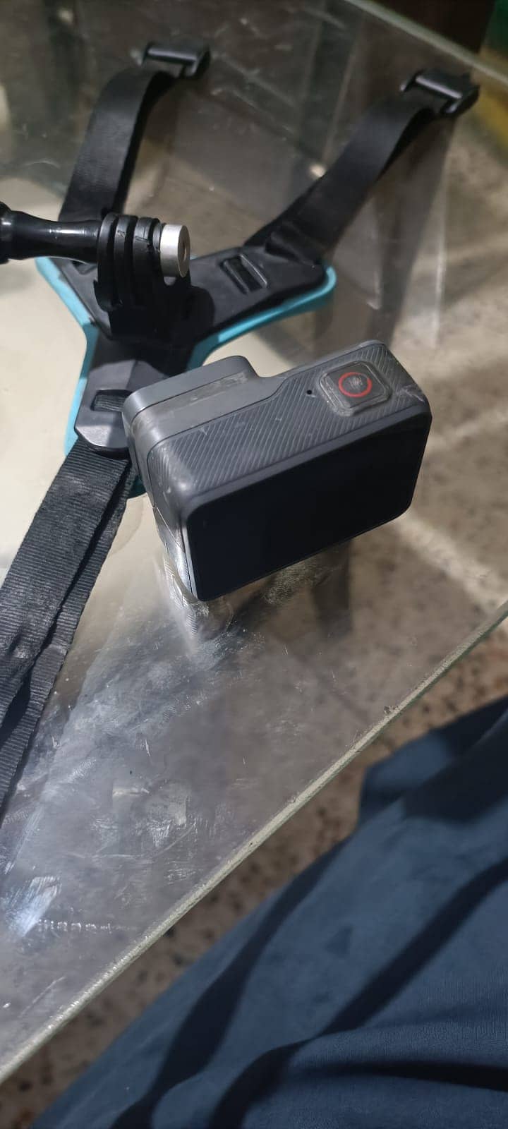 gopro hero 5 black + FREE HELMET MOUNT 0