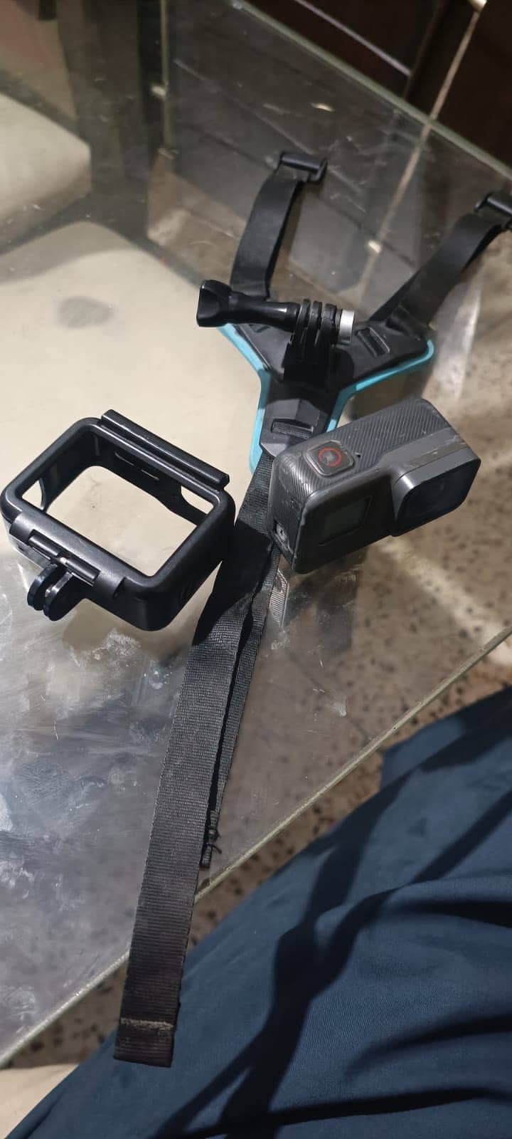 gopro hero 5 black + FREE HELMET MOUNT 2