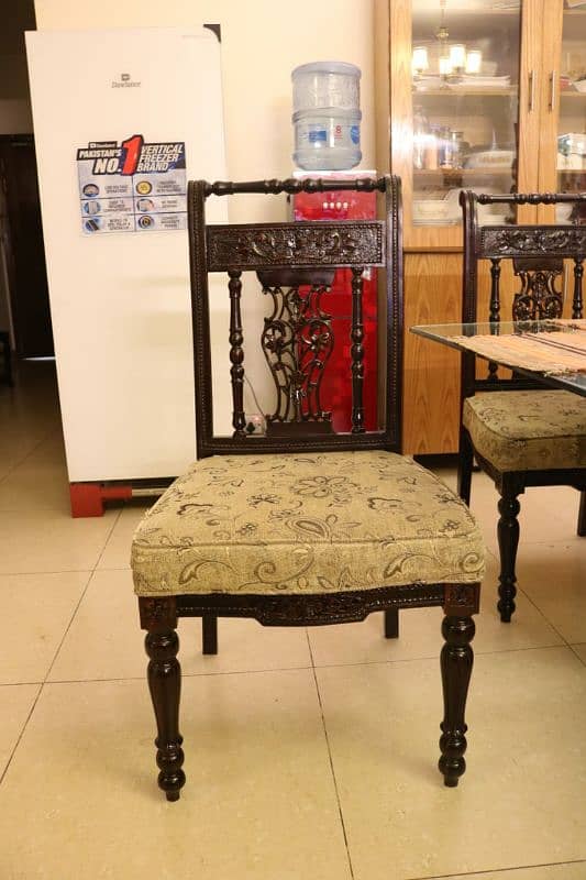 Chinnioti Dinning Table with 6 chairs 3