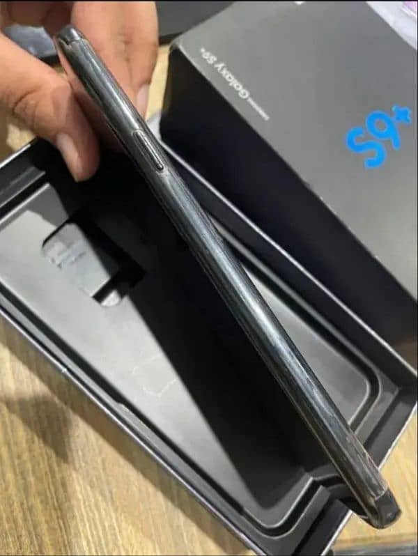 Samsung S9 plus With Original Box 2