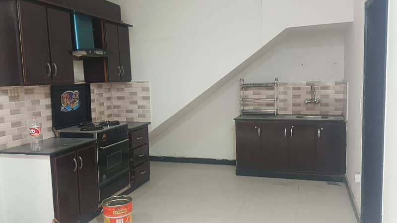 Ground portion for rent G 10/4 4