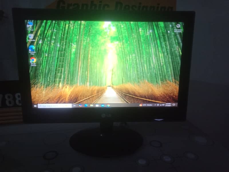 Desktop Computer i3 with 21" LCD 2