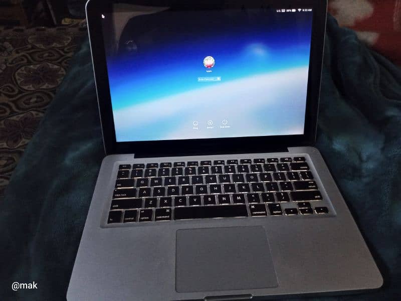 Apple MacBook 11 Pro 1TB HDD 4 gb RAM 6