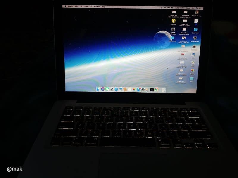 Apple MacBook 11 Pro 1TB HDD 4 gb RAM 7