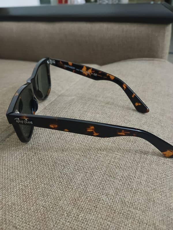 Ray. Ban Wayfarer 1